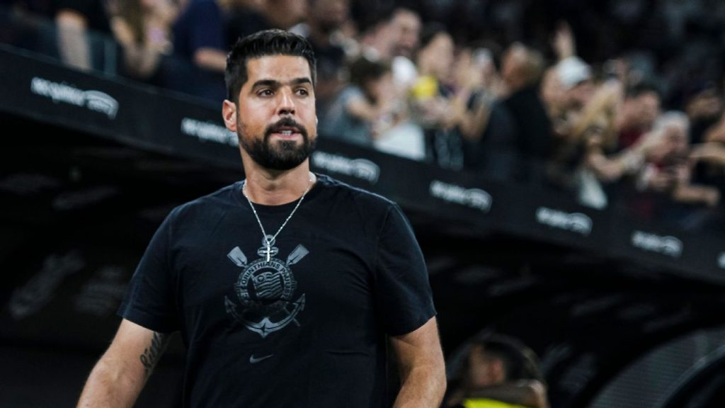 Antonio Oliveira cobra dívida de R$ 500 mil del Corinthians en la Justicia