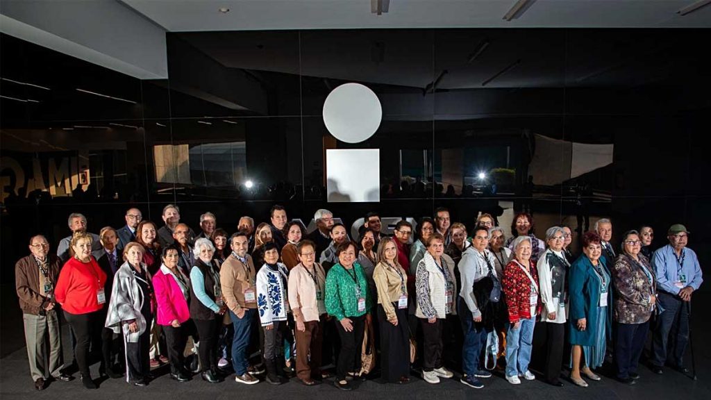 Apapachan a suscriptores de Excélsior visita Apapachan a suscriptores de Excélsior visita