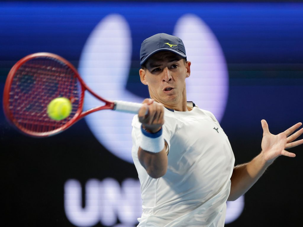 Argentina cayó con Suiza pero Seba Báez se dio el gusto de ganarle a Wawrinka y sumar su tercer triunfo en el año. Argentina cayó con Suiza pero Seba Báez se dio el gusto de ganarle a Wawrinka y sumar su tercer triunfo en el año.