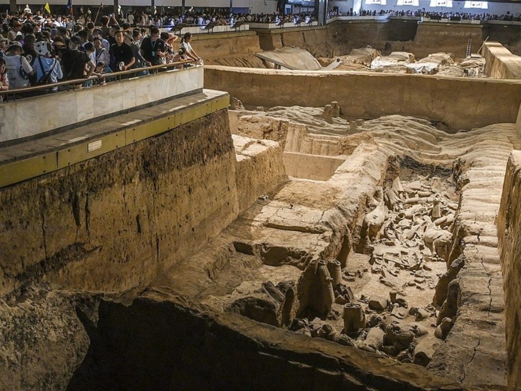 Arqueólogos chinos descubrieron extraños carruajes funerarios cerca del mausoleo de Qin Shi Huang Arqueólogos chinos descubrieron extraños carruajes funerarios cerca del mausoleo de Qin Shi Huang