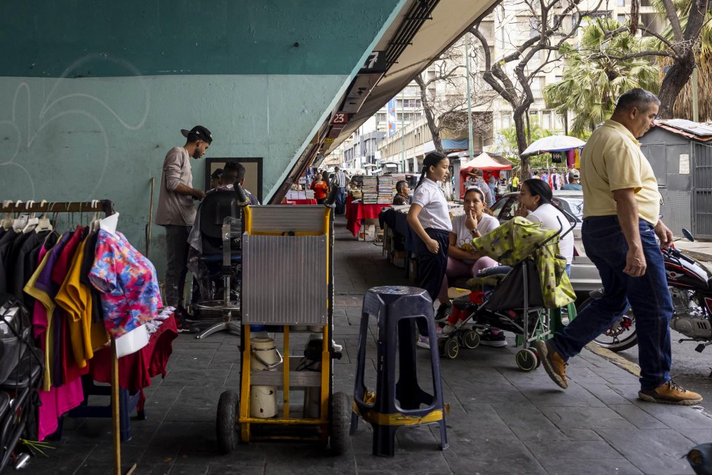 Asdrúbal Oliveros destaca tres señales positivas para la economía venezolana