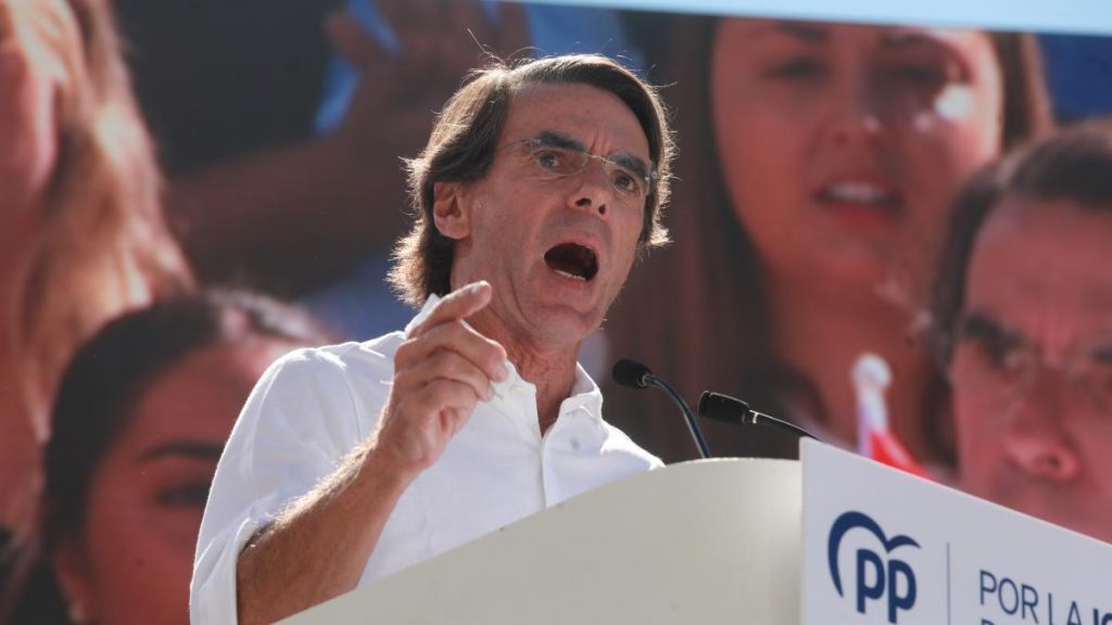 Aznar recibió dos paquetes de Epstein