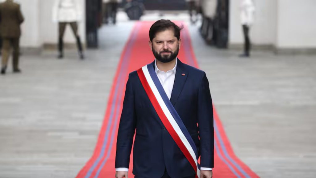 Boric califica como un “error” reducir la duración del mandato presidencial y propone que sea de seis años Boric califica como un “error” reducir la duración del mandato presidencial y propone que sea de seis años