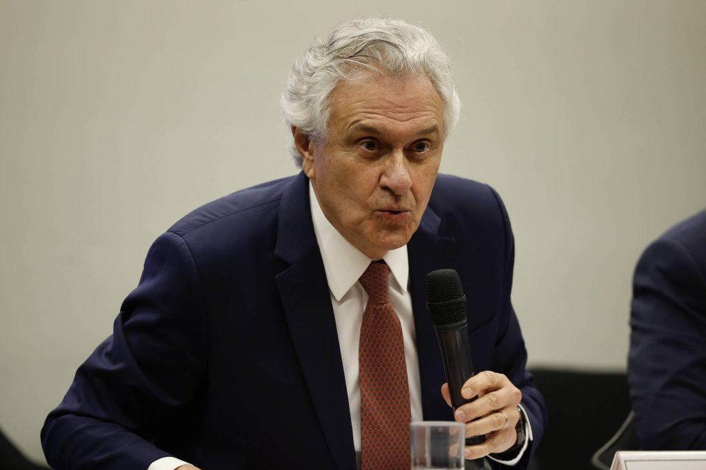 Caiado avisa que deixará União Brasil para ter candidatura - 27/01/2026 - Política