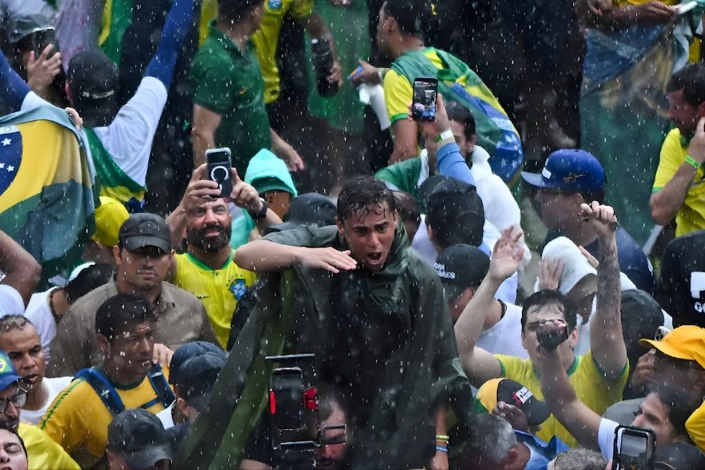 Caída de rayo durante marcha por Jair Bolsonaro causa pánico y decenas de heridos en Brasil