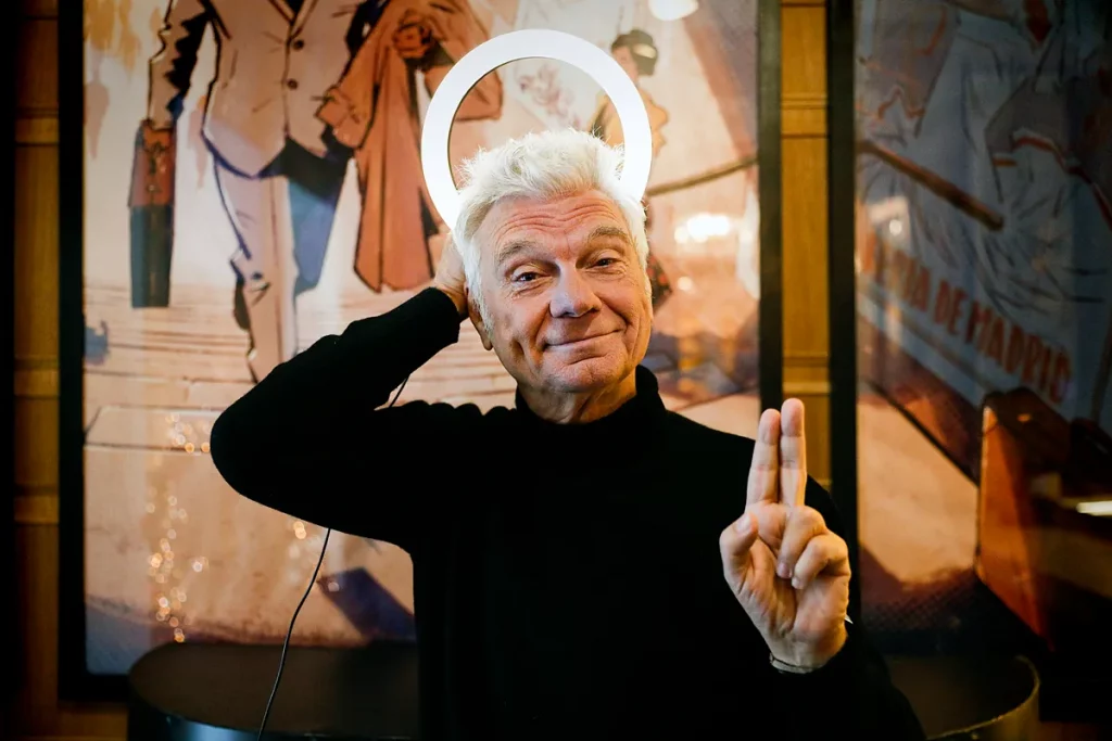 Carles Sans: "Lo dejo porque no quiero ser como esos artistas a los que se mira más con cariño que con admiración."