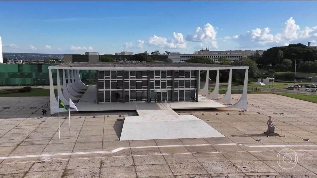 Caso Master faz presidente do STF antecipar volta a Brasilia; Fachin quer conversar sobre Toffoli