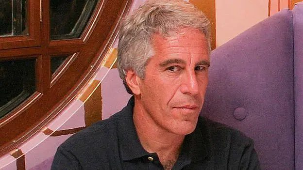 Cinco revelaciones de los millones de archivos Epstein que acaban de salir a la luz Cinco revelaciones de los millones de archivos Epstein que acaban de salir a la luz
