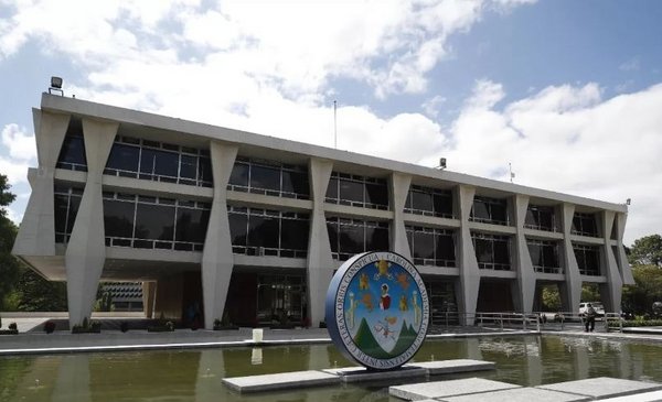 Colegios Profesionales alertan crisis de legitimidad en el CSU de la USAC Colegios Profesionales alertan crisis de legitimidad en el CSU de la USAC