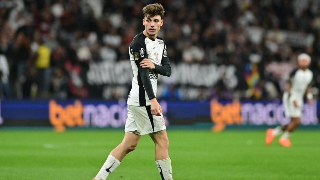 Com Bidon na mira da Europa, Corinthians quer ex-Premier League, más esbarra em valores