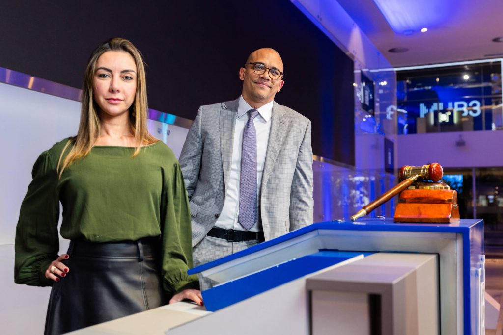 Com batida de martelo, B3 fecha R$ 229 bi em inversiones - 17/01/2026 - Economía