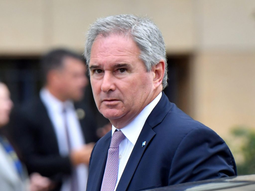 Como Trump, el Gobierno analiza una salida masiva de organismos internacionales