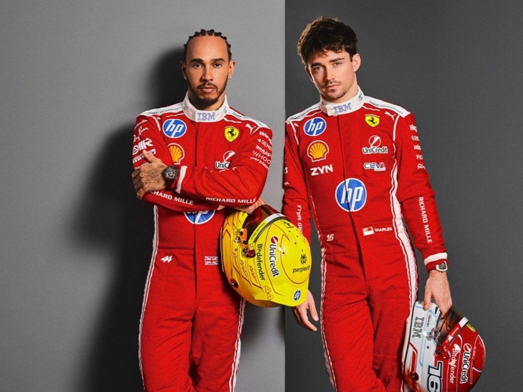 Con Hamilton y Leclerc, Ferrari lanzó sus nuevos "monos" para la temporada 2026 con un detalle que ilusiona a los tifosi