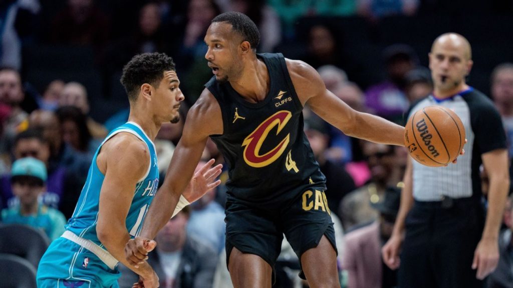 Con defensa fuerte y arrancada no inicial, los Cavs baten los Hornets fora de casa Con defensa fuerte y arrancada no inicial, los Cavs baten los Hornets fora de casa