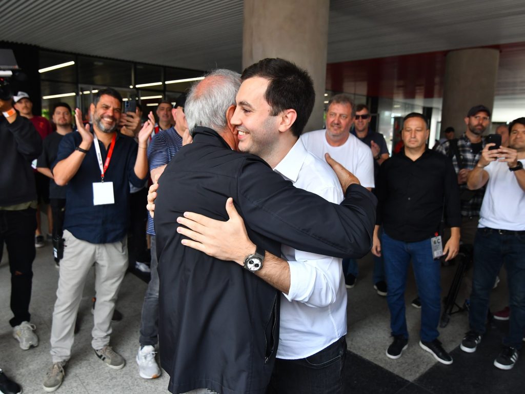 Con la reaparición de D'Onofrio en la comitiva de River, Di Carlo se reúne con Domínguez en Conmebol :: Olé