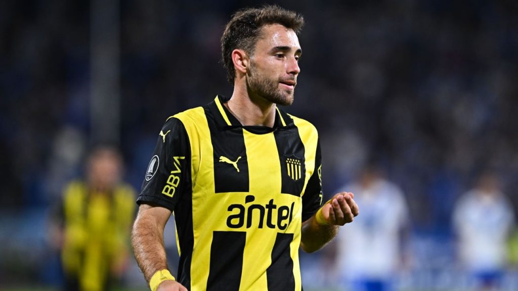 Corinthians fecha com lateral que estava no Peñarol, do Uruguai Corinthians fecha com lateral que estava no Peñarol, do Uruguai