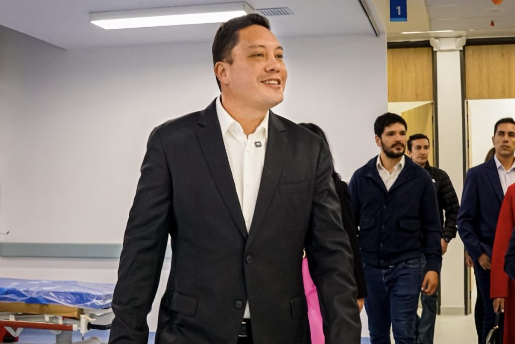 Cristian Zamora, alcalde de Cuenca, tiene una orden de captura en su contra; él reacciona