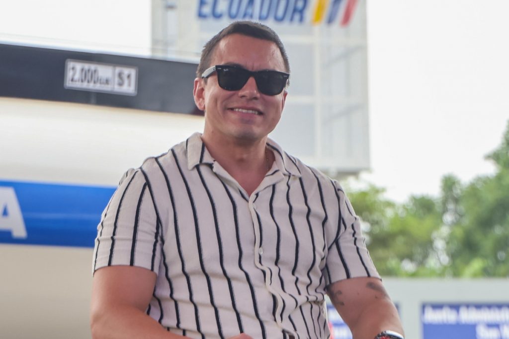 Cuatro ministros y dos secretarios en la comitiva de Daniel Noboa para su viaje a Suiza y Bélgica