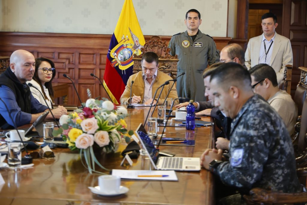 Daniel Noboa habilita nuevas atribuciones de la Casa Militar en contrataciones para seguridad