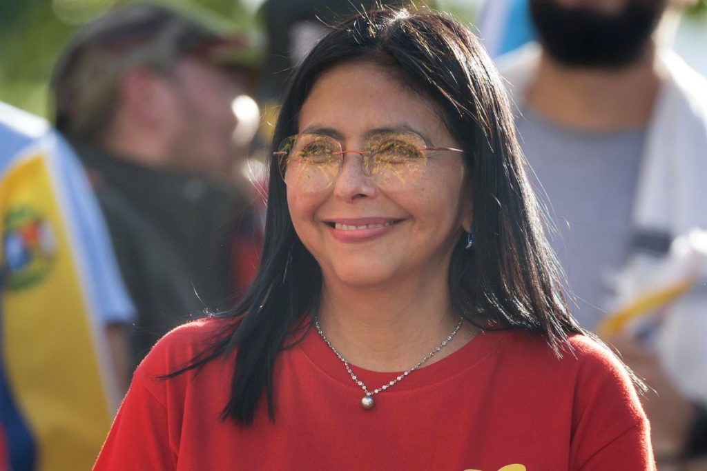 Delcy Rodríguez propone cooperación a EE.UU. Tras captura de Nicolás Maduro