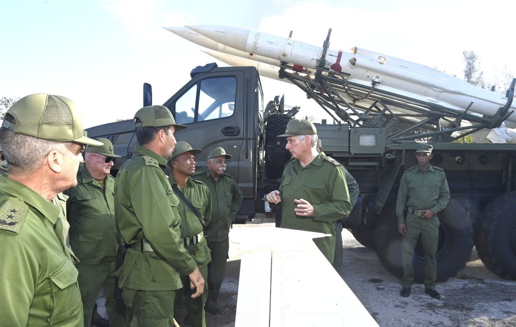 Díaz-Canel emuló a Maduro tras retar al poderío militar de EEUU con ejercicios de tropas en Cuba