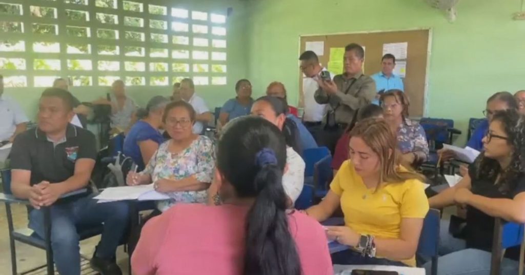 Directores y subdirectores participantes en jornadas de actualización educativa en Bocas del Toro - Nacionales