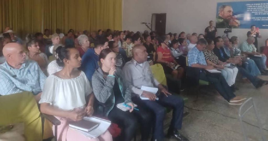 Dirigente del PCC en Artemisa admite dificultades para hacer crecer la militancia en un “escenario tan adverso”