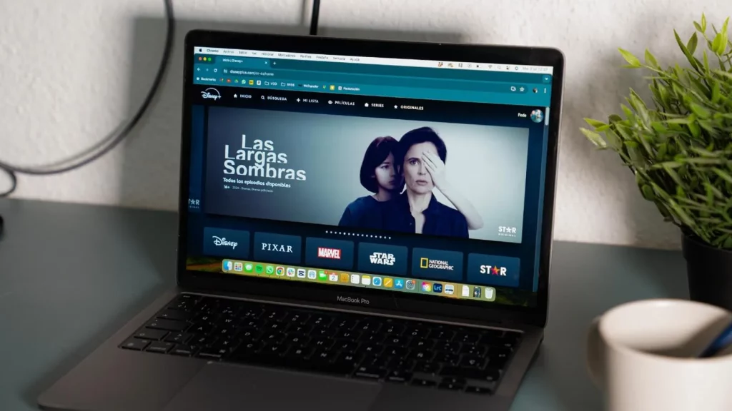 Disney+ estrena hoy una de sus series más esperadas y llega con sorpresa Disney+ estrena hoy una de sus series más esperadas y llega con sorpresa