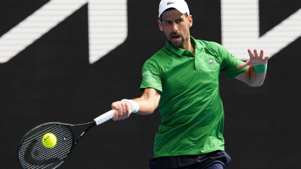 Djokovic sofre, más cuenta con la desistencia de Musetti y va a las semifinales del Abierto de Australia Djokovic sofre, más cuenta con la desistencia de Musetti y va a las semifinales del Abierto de Australia