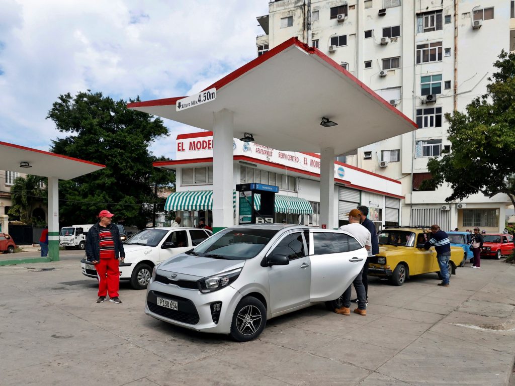 Donald Trump califica al régimen cubano de “amenaza excepcional” y estrangula el suministro de combustible a la isla