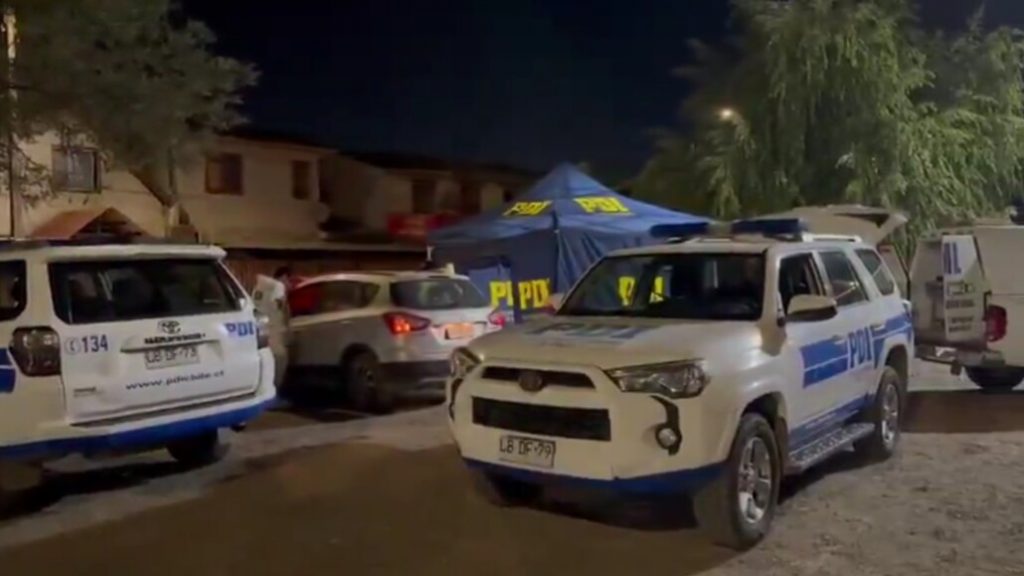 Dos jóvenes son asesinados a balazos al interior de un vehículo en Talca Dos jóvenes son asesinados a balazos al interior de un vehículo en Talca