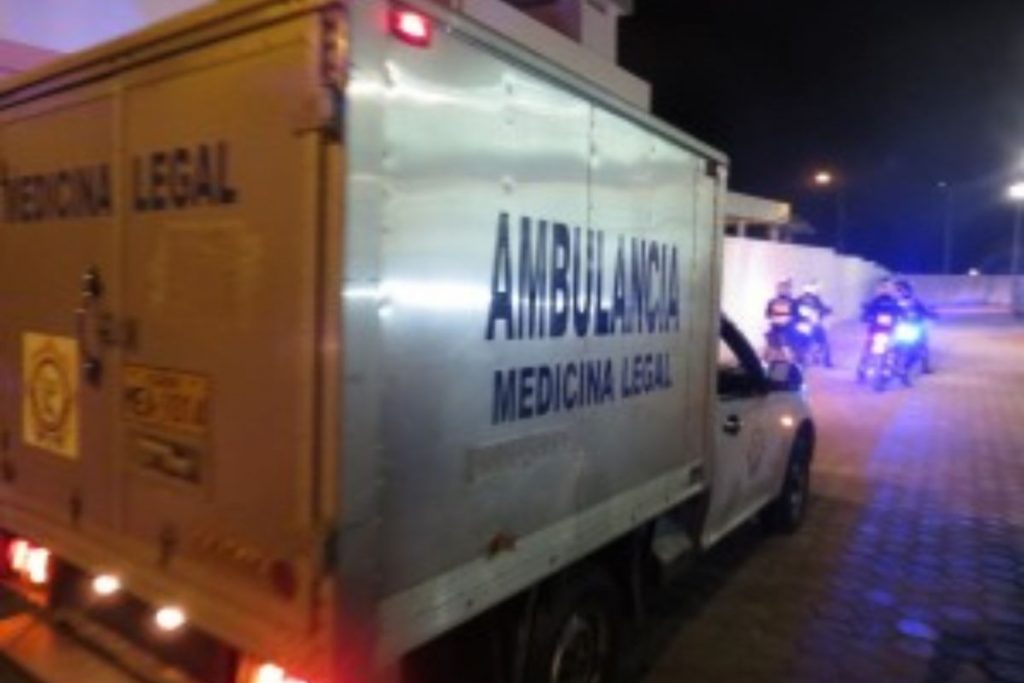 Dos muertos y un herido en ataques a policías en Guayaquil
