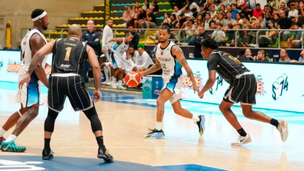 Dura derrota de Paisas en el Iván de Bedout, Astros lo doblegó con el lucimiento de Christopher Perry