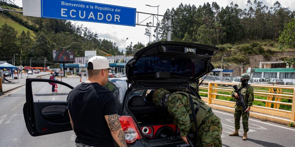 Ecuador impone aranceles del 30% a Colombia por falta de apoyo en la seguridad Ecuador impone aranceles del 30% a Colombia por falta de apoyo en la seguridad