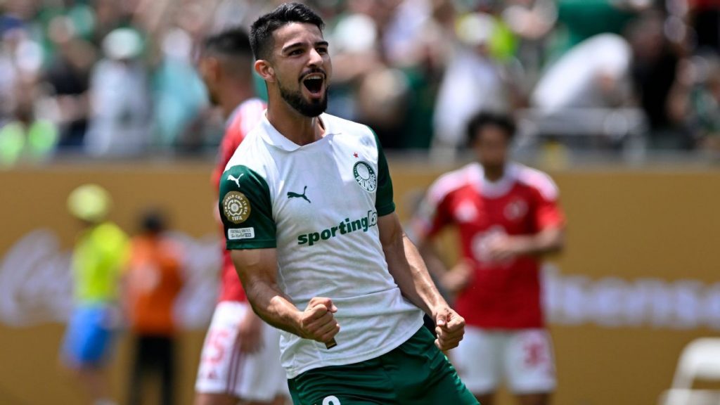 El Atlético de Madrid consultó a Flaco López, del Palmeiras, antes de investida por Marcos Leonardo, del Al Hilal.