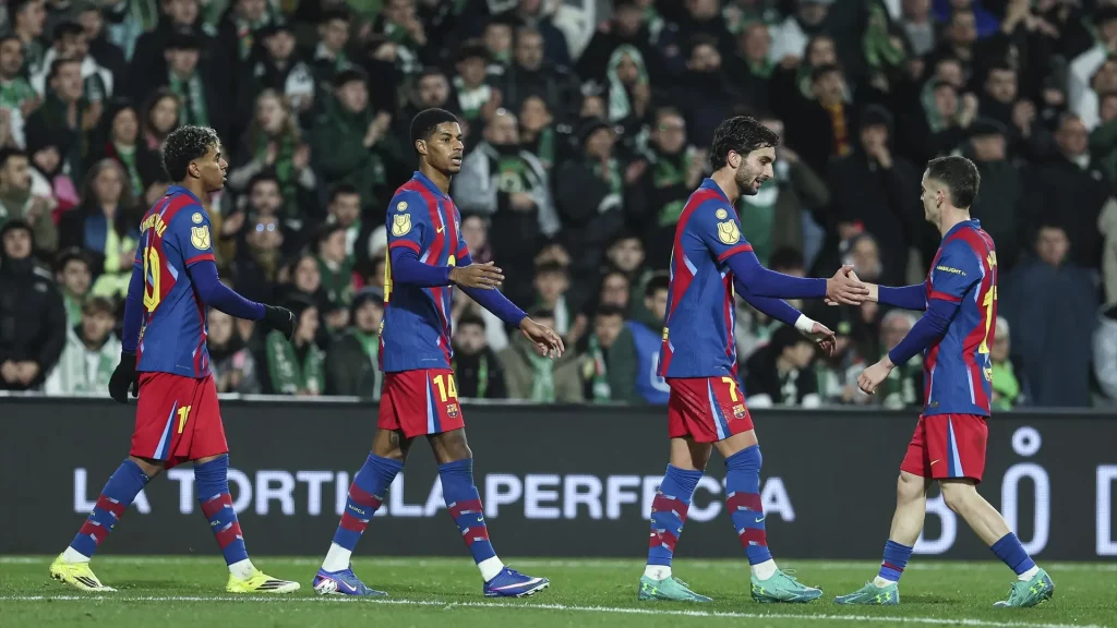 El Barça elimina en octavos de Copa del Rey al Racing en un durísimo y polémico duelo