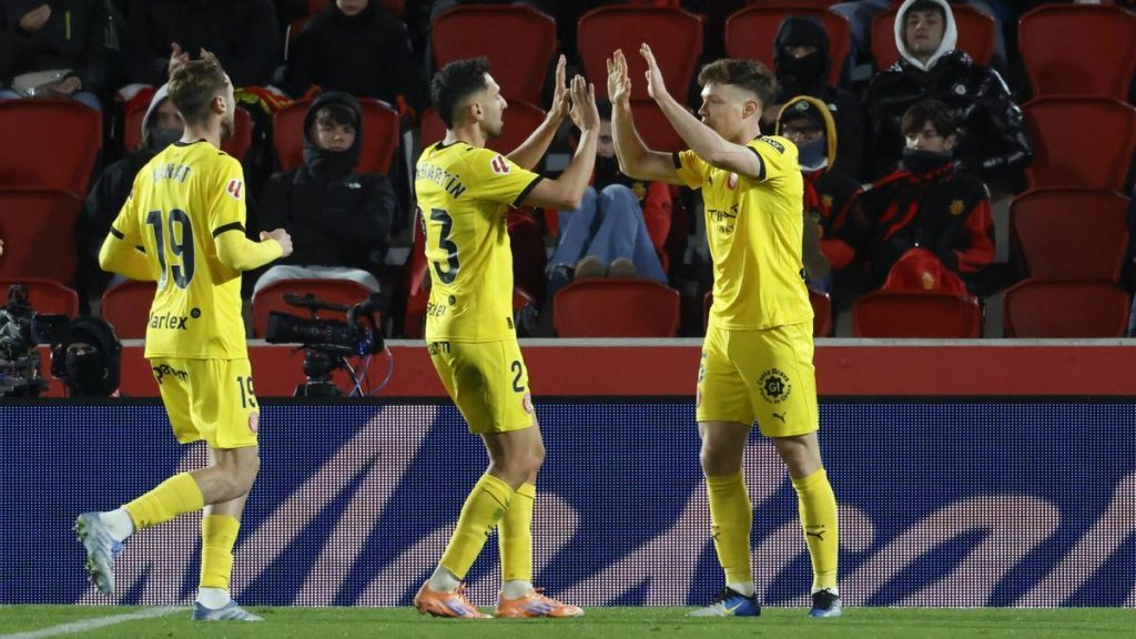 El Girona estrena el año con victoria y saliendo del descenso (1-2) El Girona estrena el año con victoria y saliendo del descenso (1-2)