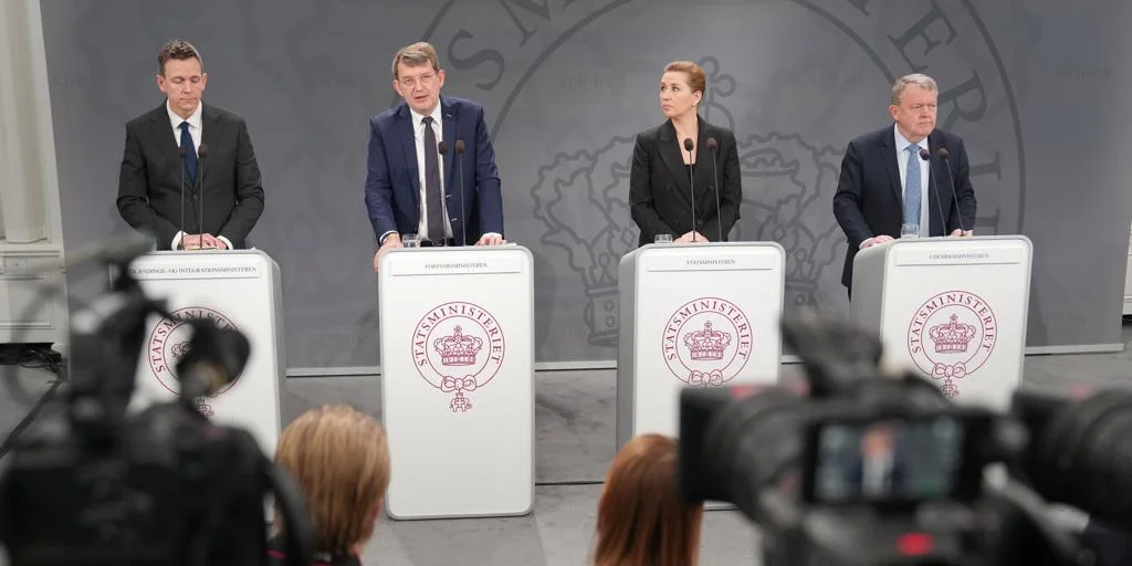 El Gobierno socialdemócrata de Dinamarca quiere deportar a los extranjeros condenados a un año de prisión o más. El Gobierno socialdemócrata de Dinamarca quiere deportar a los extranjeros condenados a un año de prisión o más.