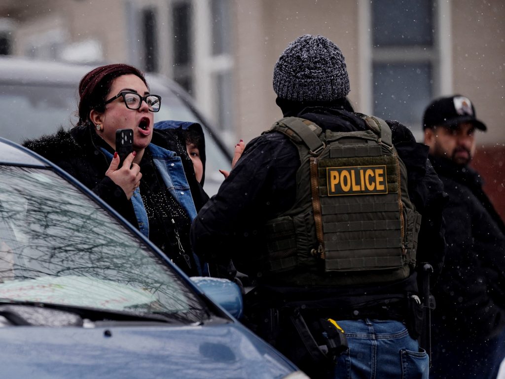 El Pentágono prepara el envío de tropas a Minneapolis, convulsionado tras el asesinato de una mujer en manos de un agente de ICE