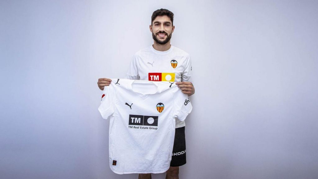 "El Valencia es un histórico, un gran club. Con muchas ganas de empezar"