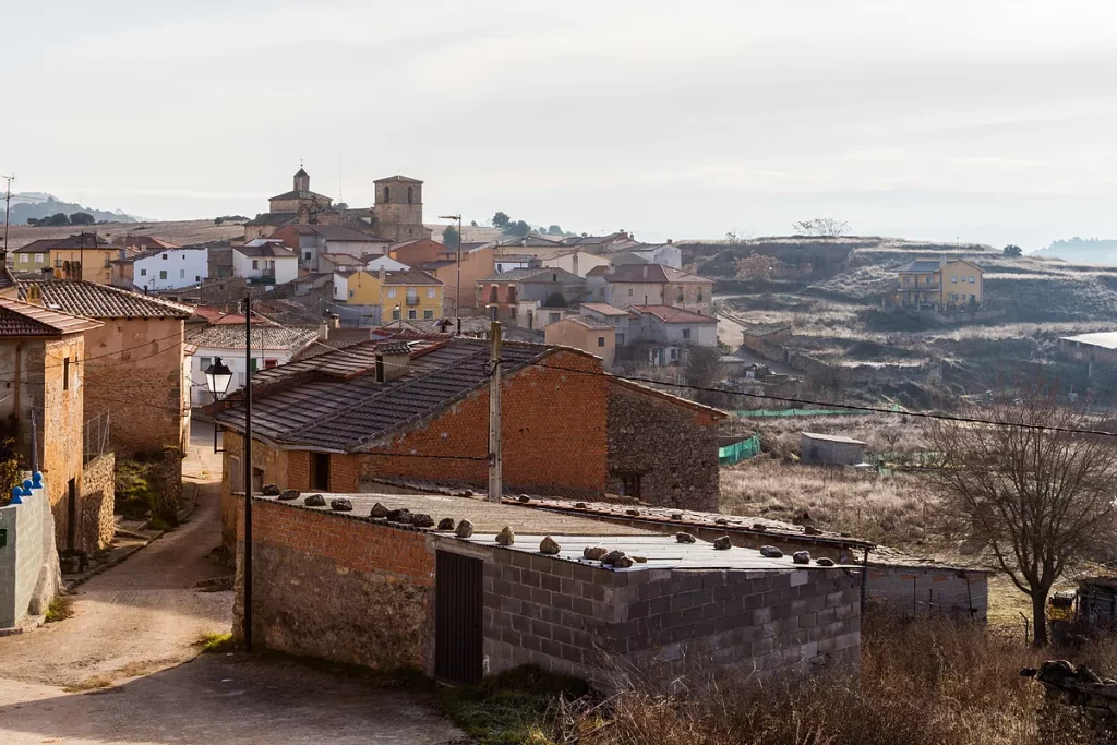 El alcalde socialista de Gualda (Guadalajara) se niega a poner la bandera de España y el Gobierno le recuerda su obligación legal El alcalde socialista de Gualda (Guadalajara) se niega a poner la bandera de España y el Gobierno le recuerda su obligación legal