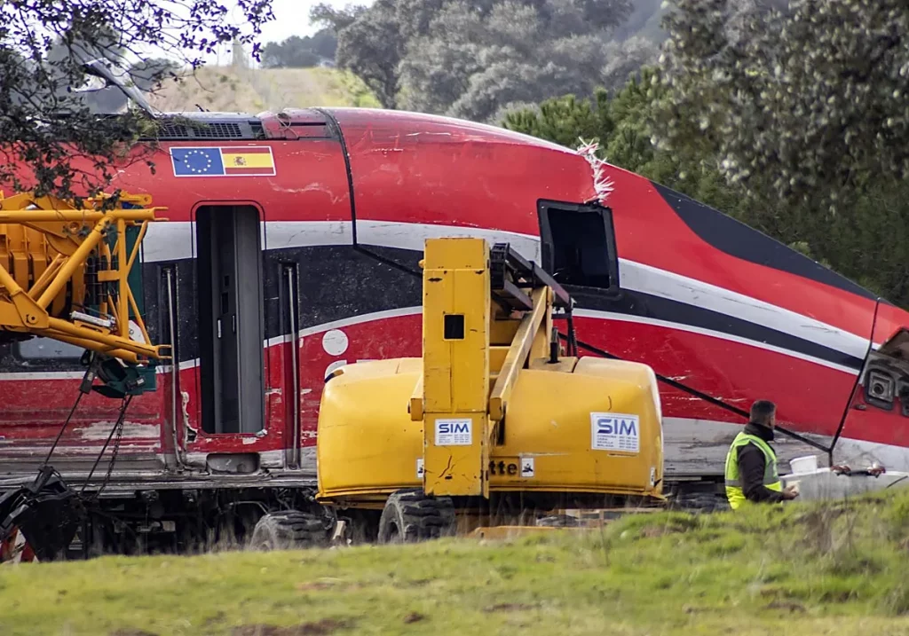 El centro de mando de Adif se ciega mientras se revisa el operativo de las horas clave del accidente de Adamuz