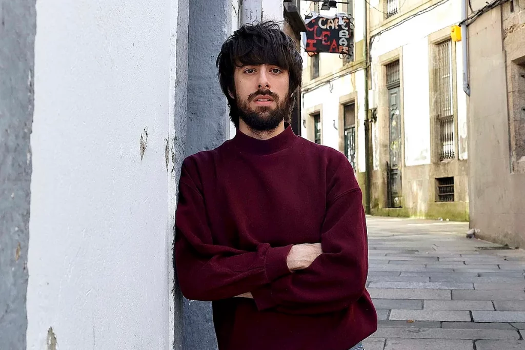 El escritor David Uclés renuncia a participar en unas jornadas sobre la Guerra Civil por la presencia de Aznar y Espinosa de los Monteros: "No puedo verme en el mismo cartel que estos dos individuos"