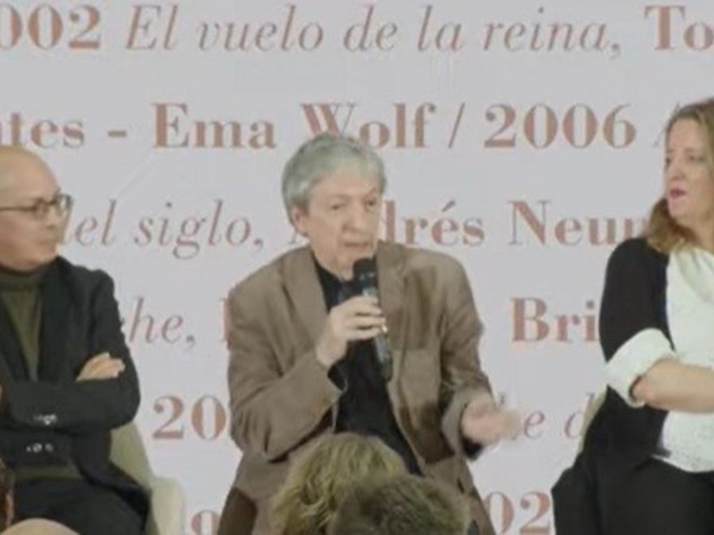 El escritor mexicano David Toscana ganó el Premio Alfaguara 2026