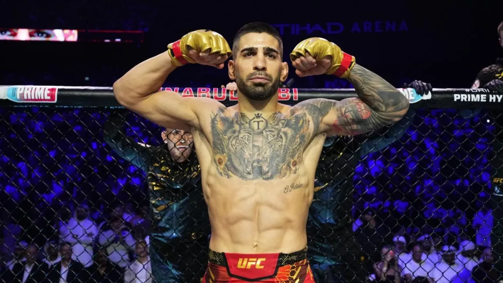 El exluchador Urijah Faber ve en Topuria al único capaz de convertirse en triple campeón: “Tiene una potencia increíble” El exluchador Urijah Faber ve en Topuria al único capaz de convertirse en triple campeón: "Tiene una potencia increíble"