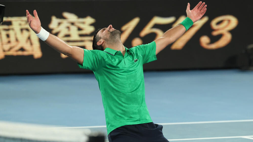 El incombustible Djokovic y Alcaraz se disputarán el título en Australia El incombustible Djokovic y Alcaraz se disputarán el título en Australia