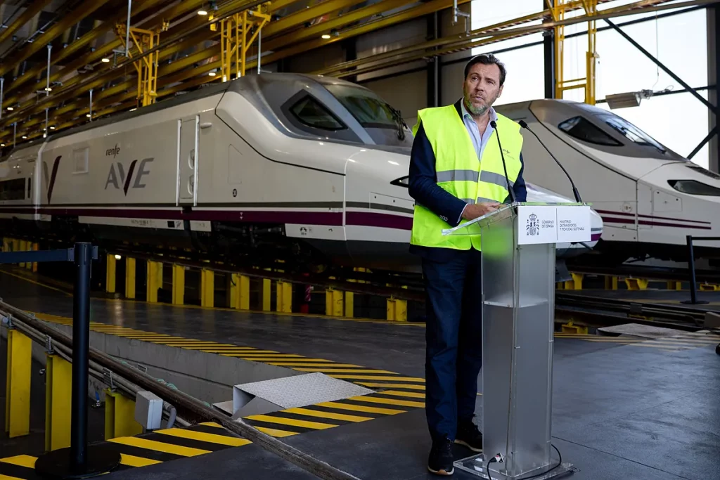 El lento deterioro de la red de alta velocidad española: déficit histórico de inversión para un tráfico récord desde la liberalización