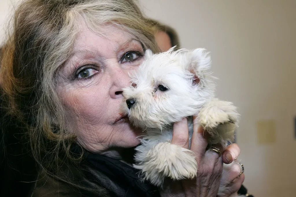 El marido de Brigitte Bardot revela que la actriz murió a causa de un cáncer
