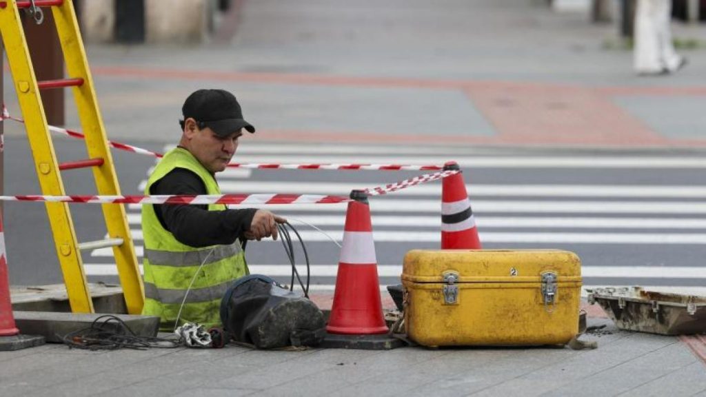 El paro baja de la barrera del 10% por primera vez desde el 2008 El paro baja de la barrera del 10% por primera vez desde el 2008