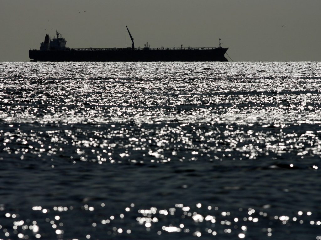 El petróleo de Venezuela atrae a los buques de la "flota legal" y hay temor en el aumento del flete